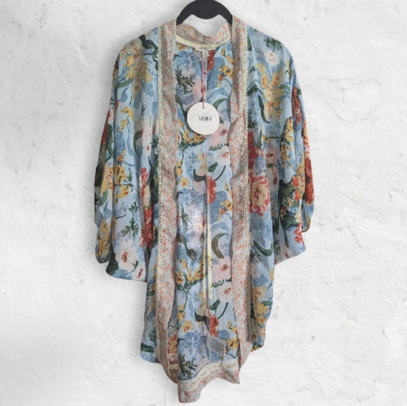 NWT Umgee Floral Kimono Cardigan Size Small/Medium - Picture 2 of 7